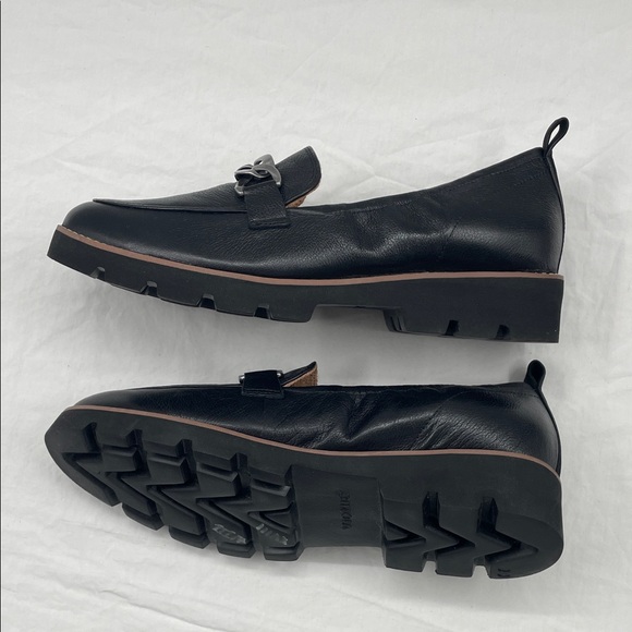 Vionic Black Leather Chain-Trim Loafers - Picture 15 of 16